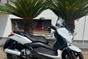 Yamaha X-Max 250