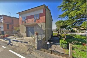Trequanda (SI), casa singola con giardino