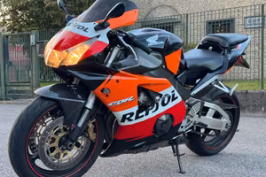 Cbr 954 rr fireblade