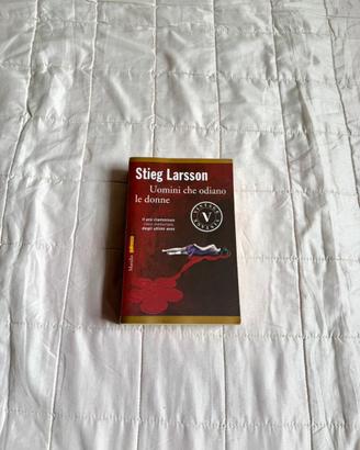 Uomini che odiano le donne / Stieg larsson