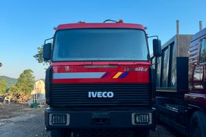 Iveco 190 48 trasporto legnami con Gru caricatrice