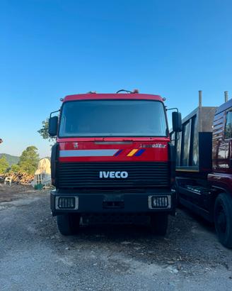 Iveco 190 48 trasporto legnami con Gru caricatrice