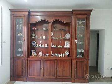 Imponente elegante parete attrezzata classica
