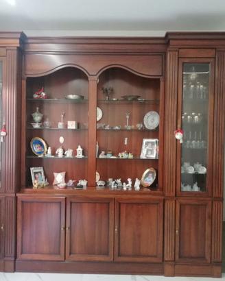 Imponente elegante parete attrezzata classica