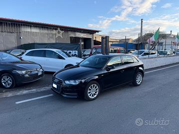 Audi A3 Sportback 1.6 TDI 110cv Tutto incluso - Su