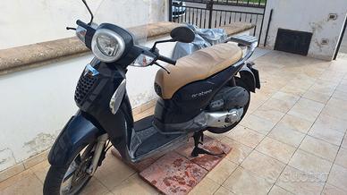 Aprilia Scarabeo 125 - 2012