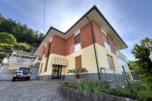BIFAMILIARE A BUROLO
