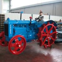 Trattore agricolo fordson d'epoca