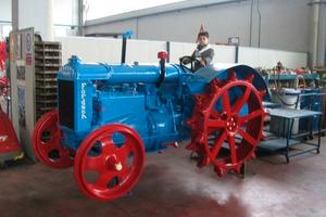 Trattore agricolo fordson d'epoca
