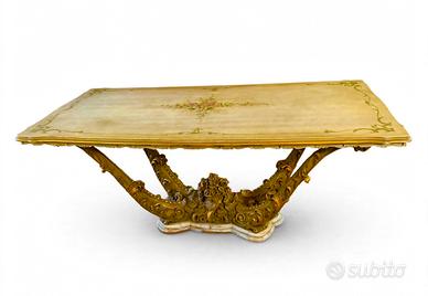 Tavolo in legno laccato