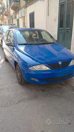 Autovettura Lancia Ypsilon 