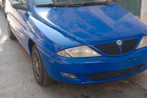 Autovettura Lancia Ypsilon 