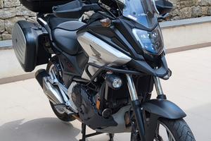 Honda nc 750 x travel edition