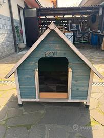 Casetta per cani, cuccia in legno.