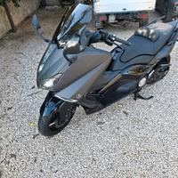 YAMAHA T-MAX 530