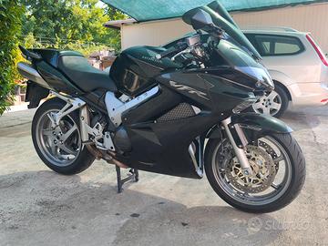 Honda VFR 800 VTEC 