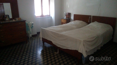 Camera da letto depoca di pregio dopoguerra