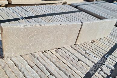 Battiscopa in Pietra di Trani Anticata (30 Ml.)