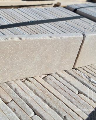 Battiscopa in Pietra di Trani Anticata (30 Ml.)