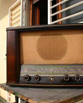 Radio Philips BF 621A FM restaurata