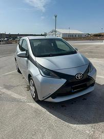 Toyota aygo 1.0 - 69 CV - anno 2017.