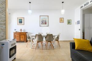 PORZIONE DI BIFAMILIARE A ROMA