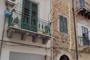 MONTEGRAPPA: RIFINITO APPARTAMENTO