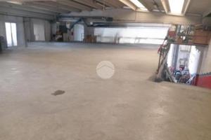 CAPANNONE A PEDRENGO