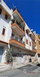 Cumia inferiore, ampio appartamento con terrazzo