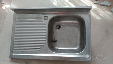 Lavello in acciaio inox 