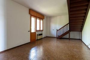 Villa di 160 m² con più di 5 locali e box auto a M