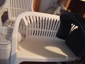 panchina e sedie plastica da esterno 