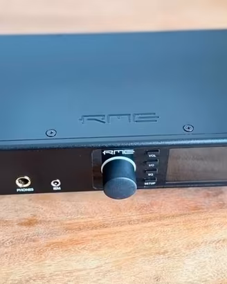 RME ADI-2 DAC FS Riferimento DAC e amplificatore c