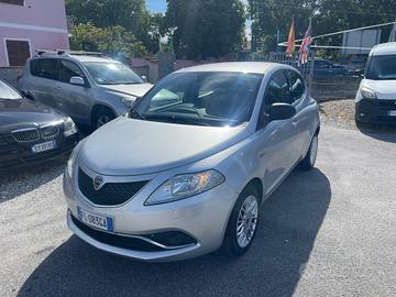Lancia Ypsilon 1.2 69 CV 5 porte Gold