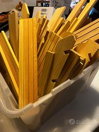 Stock 5 espositori in legno.