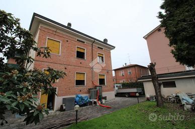 VILLA SINGOLA A SASSUOLO