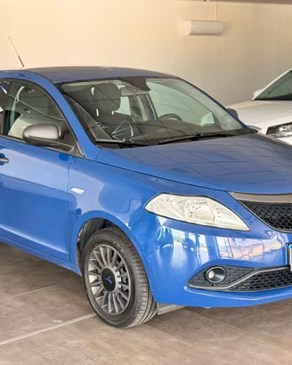 Lancia Ypsilon 1.2 69 CV 5 porte Mya