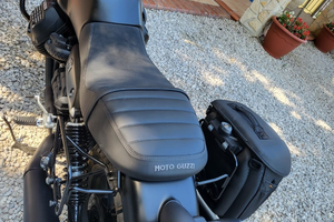 Motoguzzi V7 stone