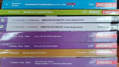 Vari libri I e II superiore - Liceo Castelvì