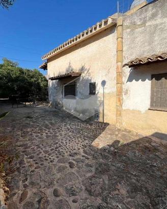 Casa indipendente con ampi spazi esterni