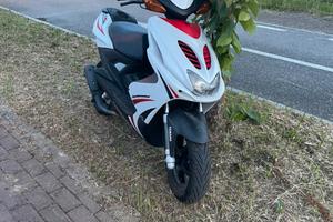 Aerox 50r liquid cooled full stock special edition