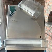 Stendi pasta per pizza