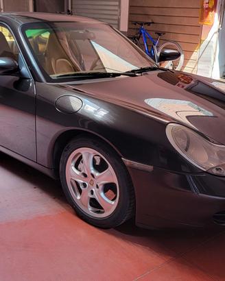 Porsche 996 carrera 4