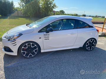 Opel corsa E GSI