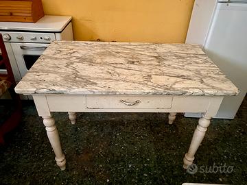 Tavolo antiquariato