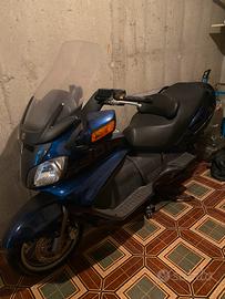 Suzuki Burgman 650 solo 10.988 KM