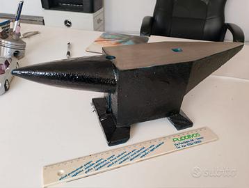 Incudine Cm. 46 per 20 Kg acciaio .