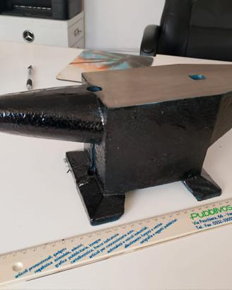 Incudine Cm. 46 per 20 Kg acciaio .