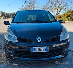 RENAULT CLIO RIP CURL