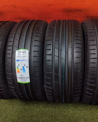 245 40 19 Gomme Estive 2024 Nokian 245 40R19